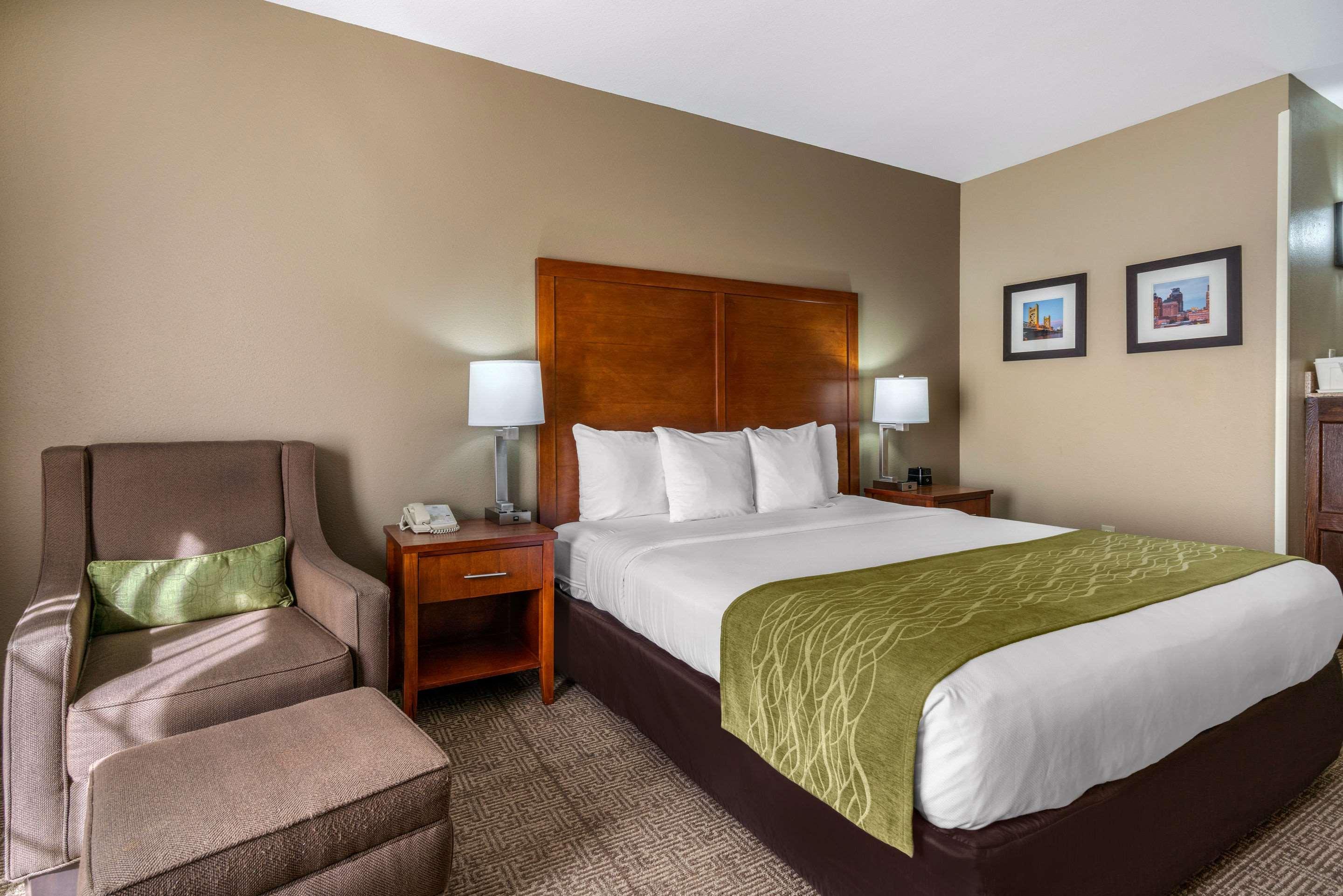 Comfort Inn & Suites Sacramento - University Area Exterior foto