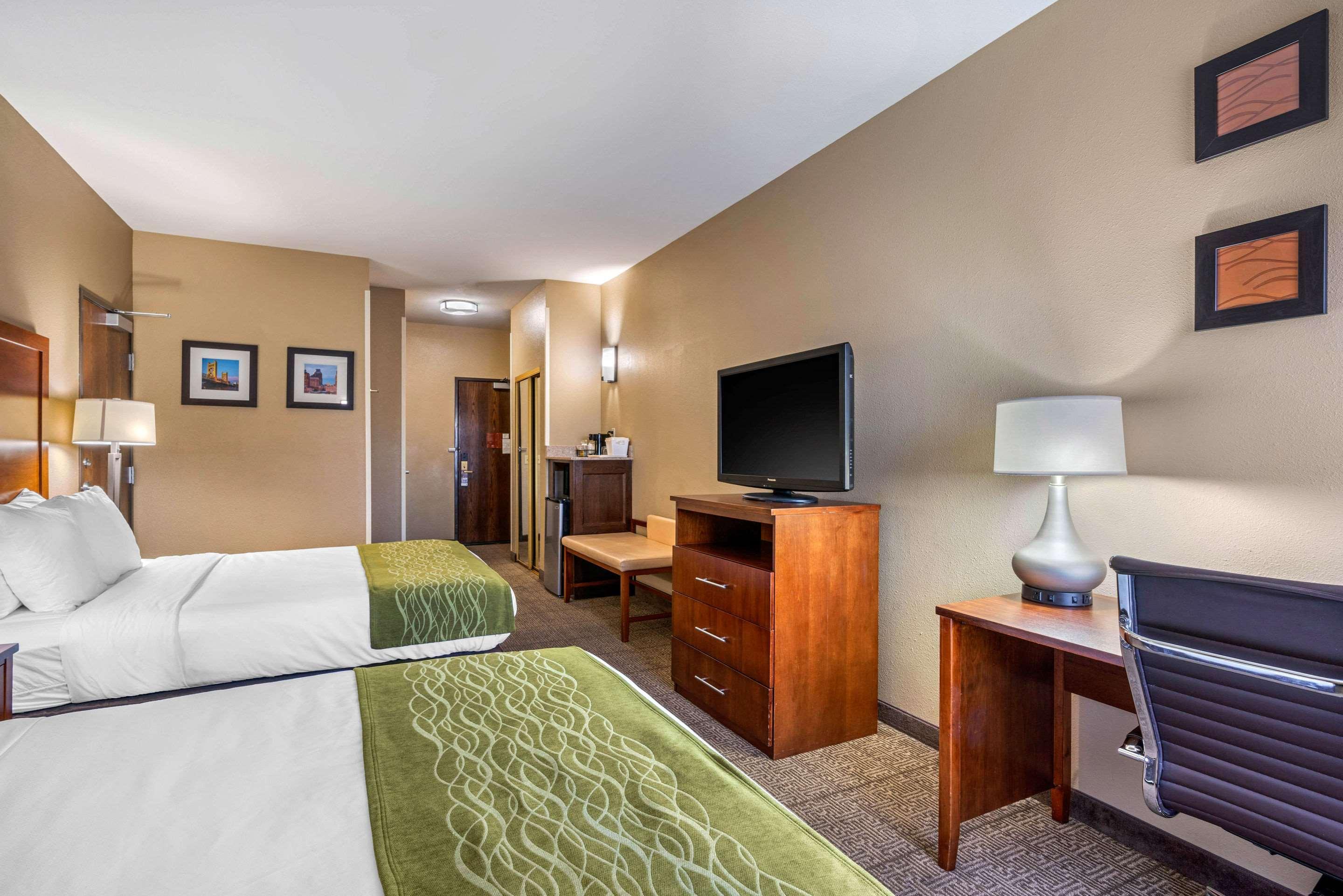 Comfort Inn & Suites Sacramento - University Area Exterior foto