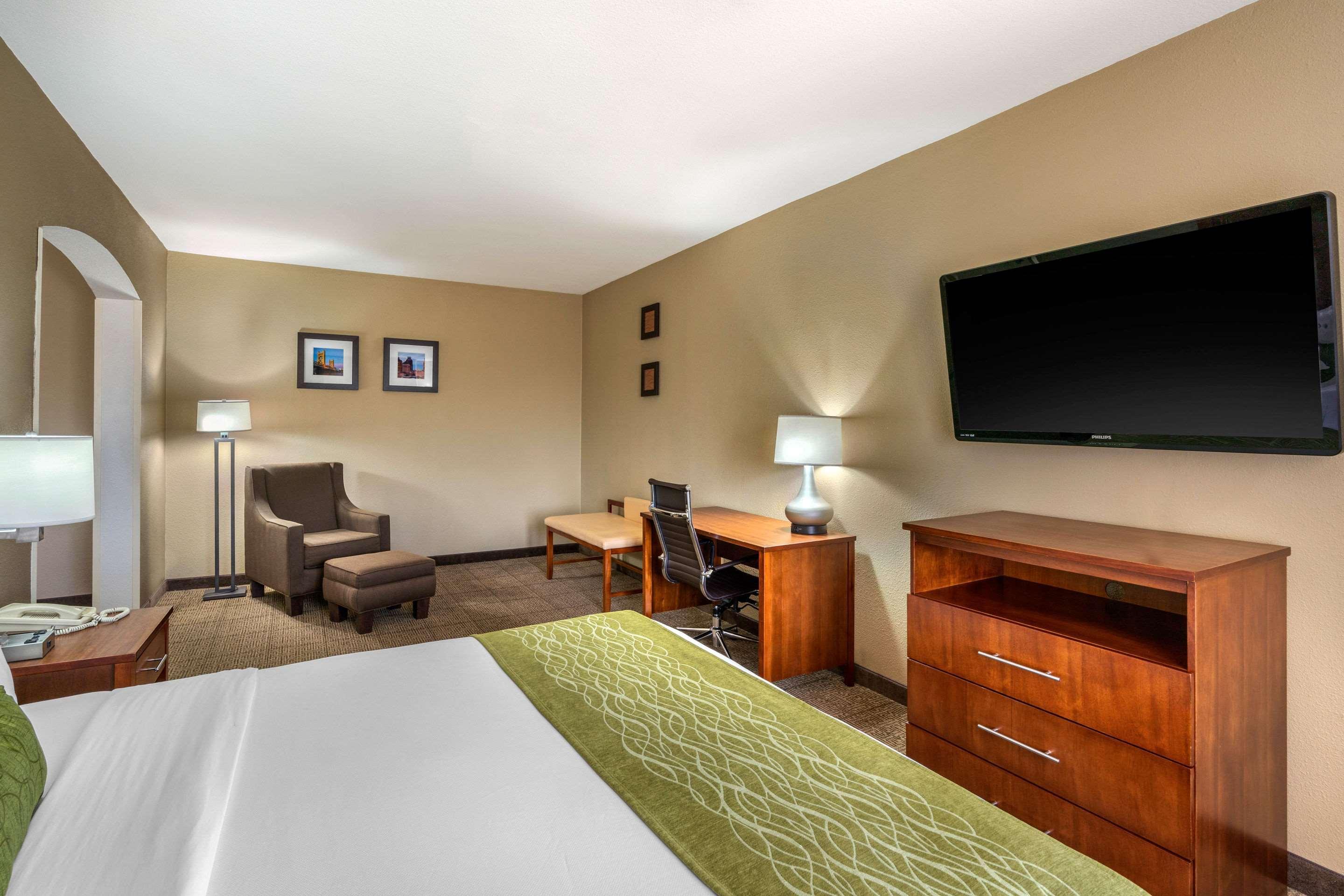 Comfort Inn & Suites Sacramento - University Area Exterior foto