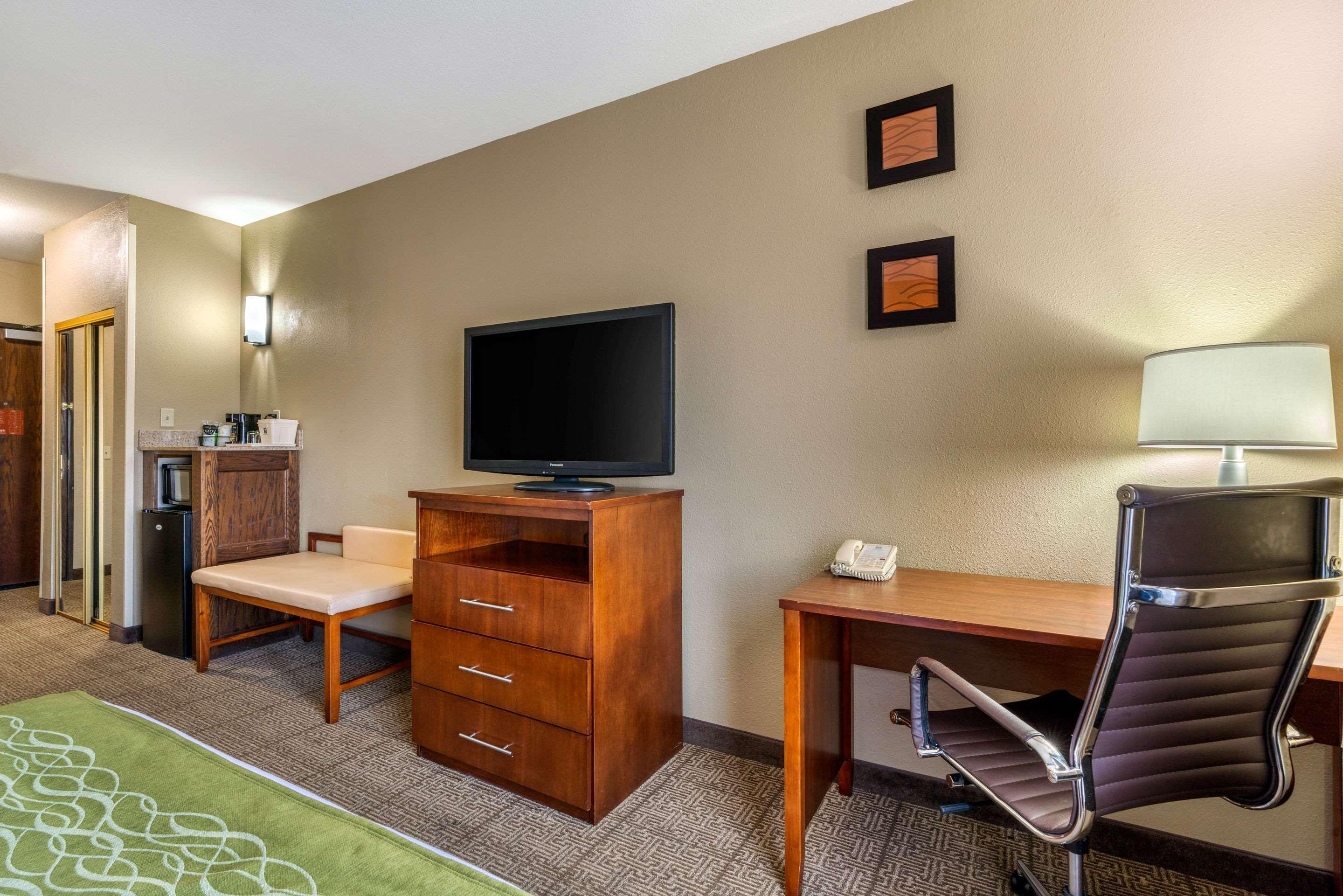 Comfort Inn & Suites Sacramento - University Area Exterior foto