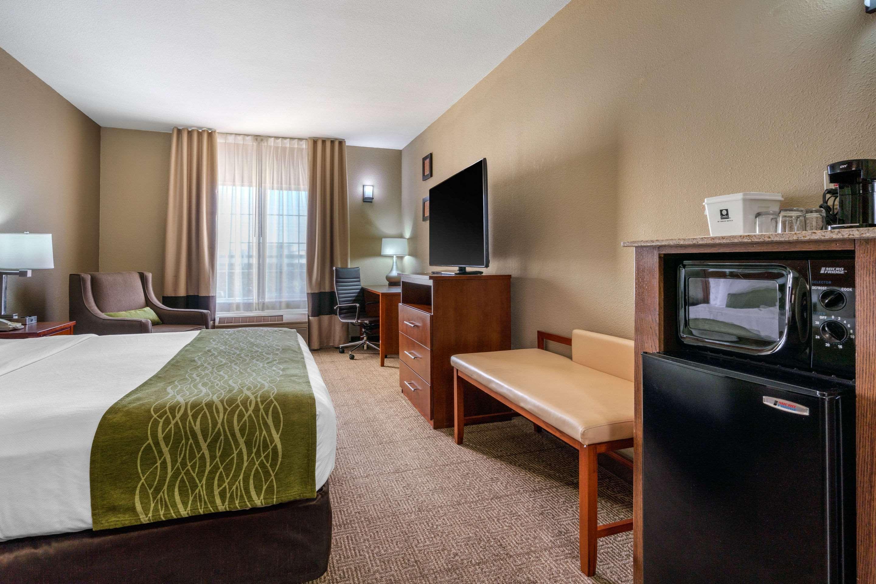 Comfort Inn & Suites Sacramento - University Area Exterior foto