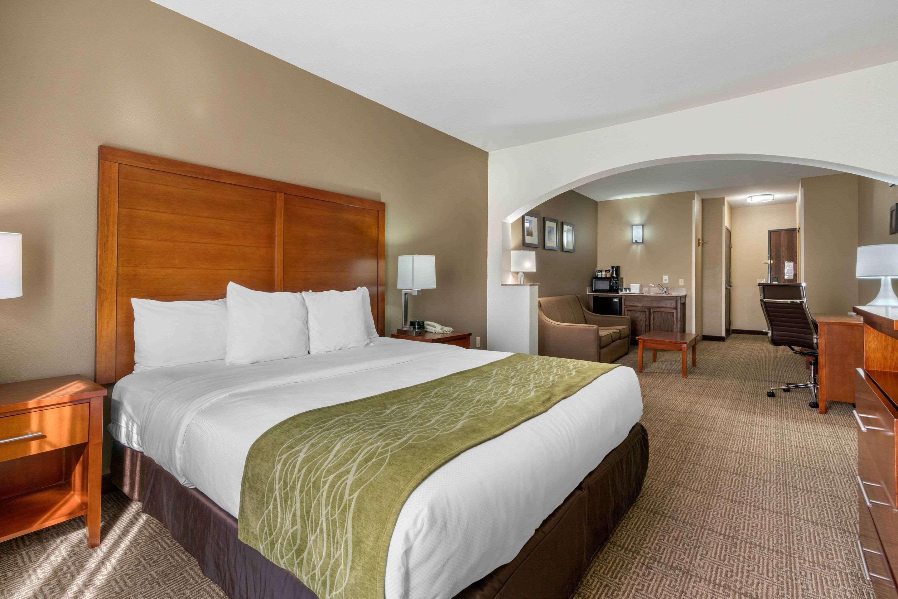 Comfort Inn & Suites Sacramento - University Area Exterior foto